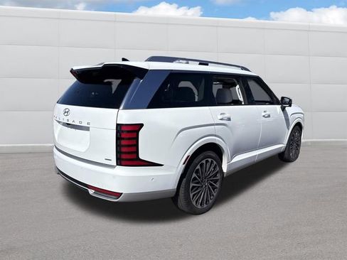 Used 2026 Hyundai Palisade Calligraphy image 8
