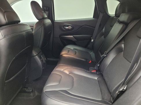 Used 2021 Jeep Cherokee Latitude Lux FWD image 18