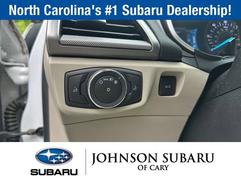 Used 2019 Ford Fusion SE FWD image 16
