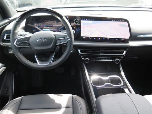 New 2026 Chevrolet Traverse LT w/ Enhanced Driving Package image 13