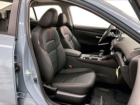 New 2025 Nissan Sentra SR w/ SR Premium Package image 36