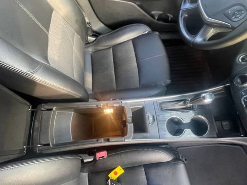 Used 2018 Chevrolet Impala LT FWD image 43
