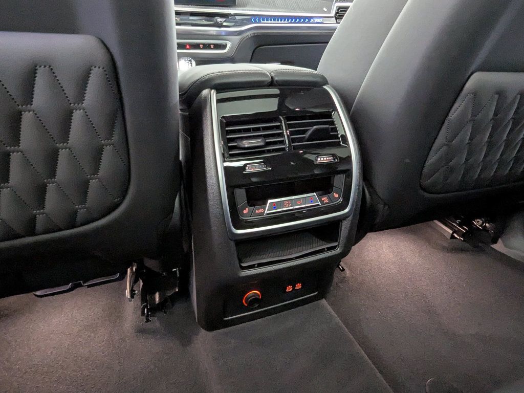 Used 2026 BMW ALPINA XB7 AWD/4WD image 57