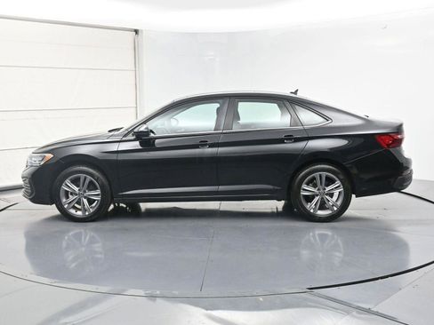 Used 2023 Volkswagen Jetta SE w/ Panoramic Sunroof Package image 20