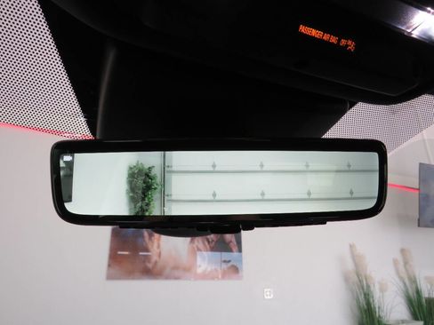 Used 2020 Land Rover Range Rover Evoque R-Dynamic S image 24