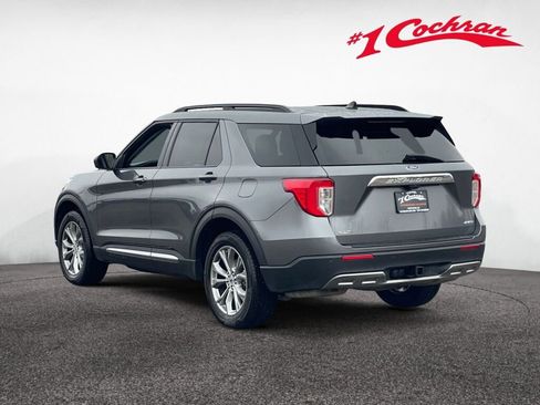 Used 2022 Ford Explorer XLT w/ Equipment Group 202A image 16
