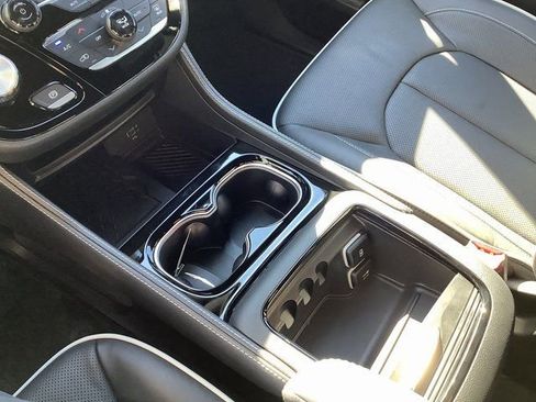 New 2026 Chrysler Pacifica Limited w/ S Appearance Package image 18