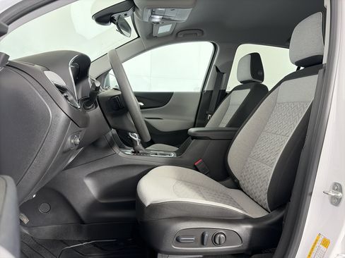 Used 2023 Chevrolet Equinox LS w/ LS Convenience Package FWD image 6