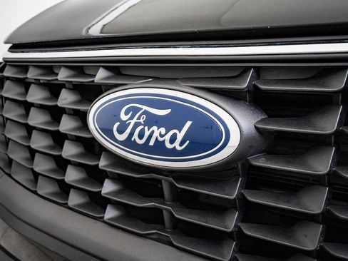 Used 2024 Ford Escape SE w/ Class II Trailer Tow Package FWD image 3