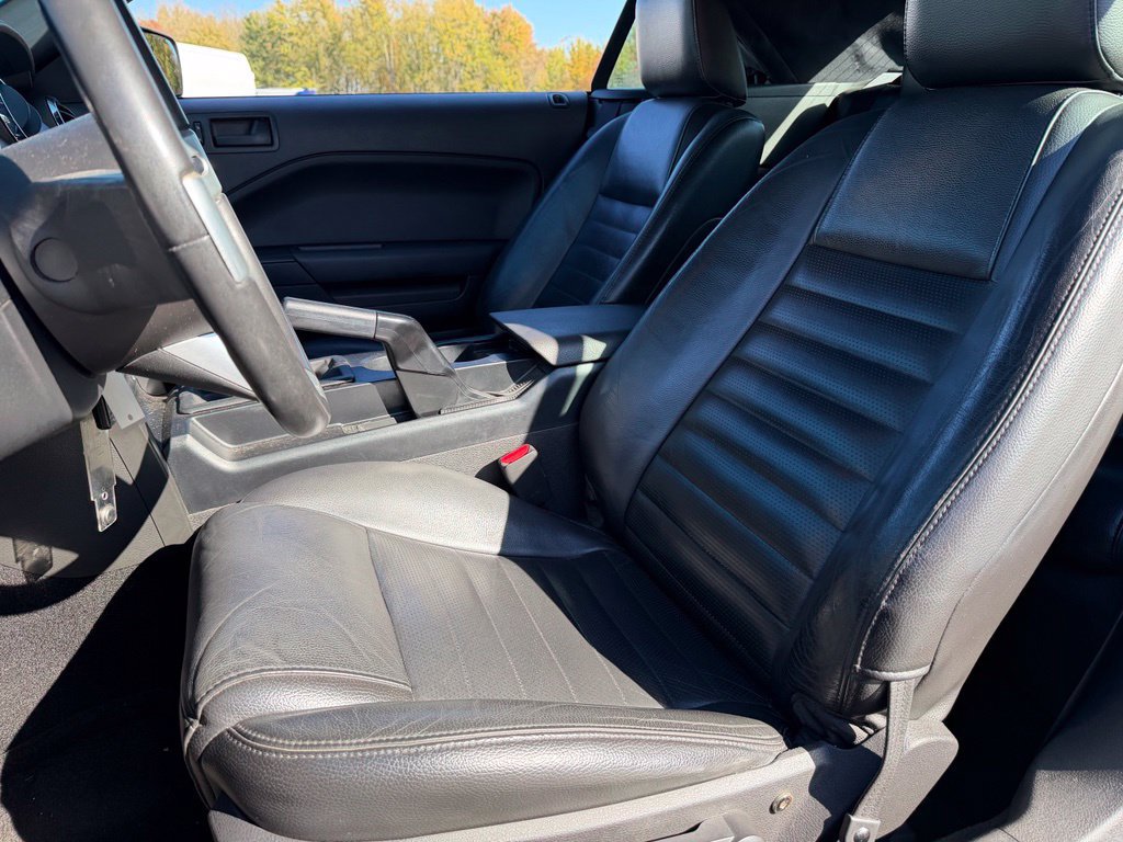 Used 2005 Ford Mustang GT Premium RWD image 10