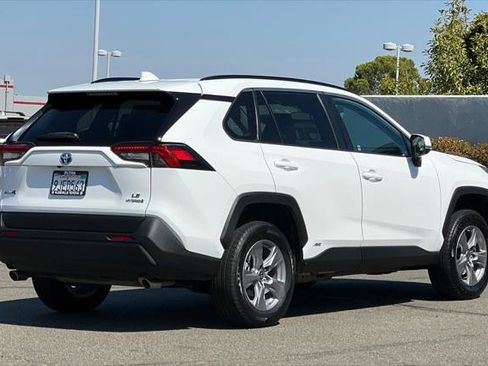 Certified 2023 Toyota RAV4 LE AWD/4WD image 2