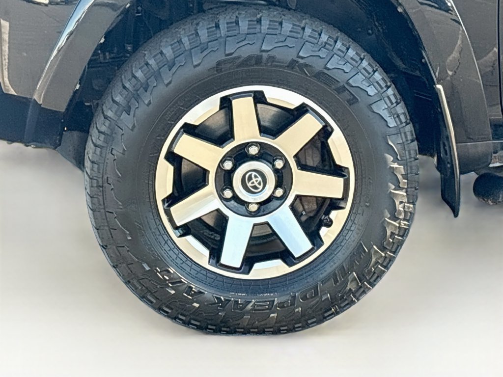 Used 2018 Toyota 4Runner TRD Off-Road Premium AWD/4WD image 29