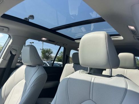 Used 2025 Toyota Grand Highlander AWD Hybrid image 35