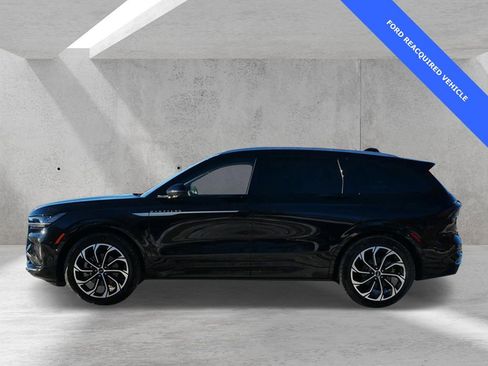 Used 2025 Lincoln Nautilus Reserve image 5