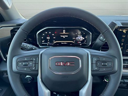 New 2025 GMC Sierra 1500 Elevation image 17