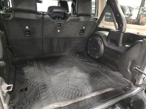 Used 2020 Jeep Wrangler Unlimited Rubicon AWD/4WD image 12
