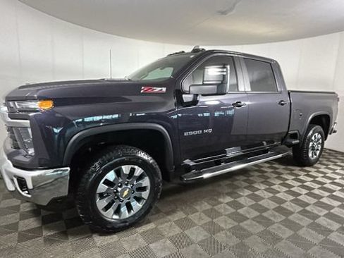 Used 2024 Chevrolet Silverado 2500 LT w/ All Star Edition AWD/4WD image 6