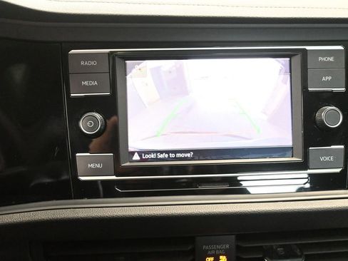 Used 2024 Volkswagen Jetta SE image 35