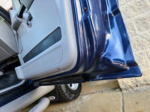 Used 2003 Ford Explorer Sport Trac 2WD image 16