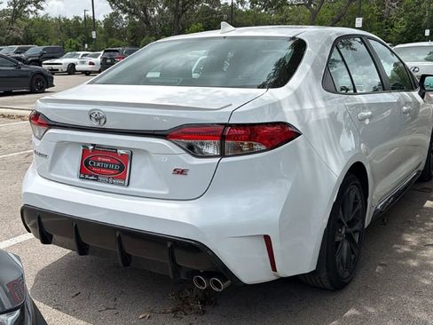Certified 2025 Toyota Corolla SE w/ SE Premium Package FWD image 3