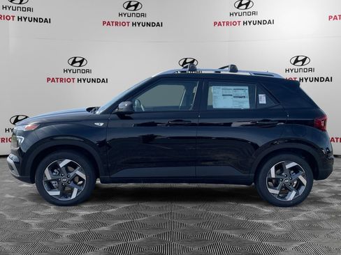 New 2026 Hyundai Venue SEL FWD image 4