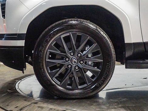 Used 2025 Lexus GX 550 image 9