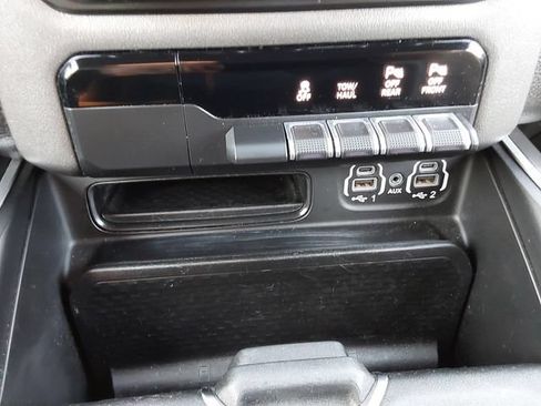 Used 2021 RAM 1500 Big Horn AWD/4WD image 35