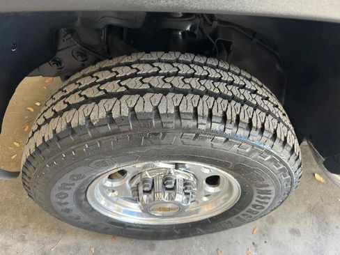 Used 2003 Chevrolet Silverado 2500 LS w/ Skid Plate Package AWD/4WD image 4