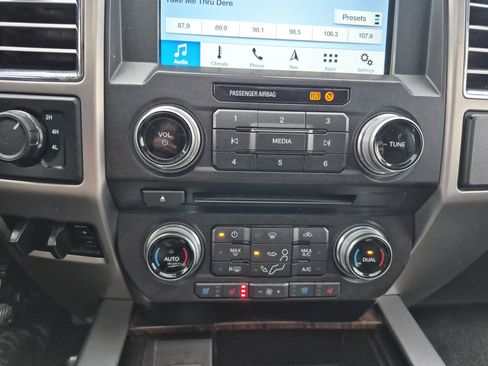 Used 2017 Ford F350 Platinum image 34