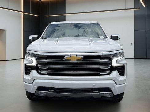 Certified 2023 Chevrolet Silverado 1500 High Country w/ Technology Package AWD/4WD image 9