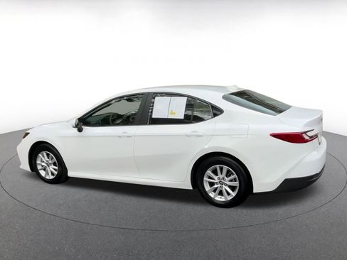 Used 2025 Toyota Camry LE image 15