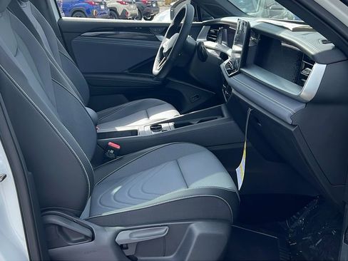 New 2026 Volkswagen Tiguan SE R-Line AWD/4WD image 10