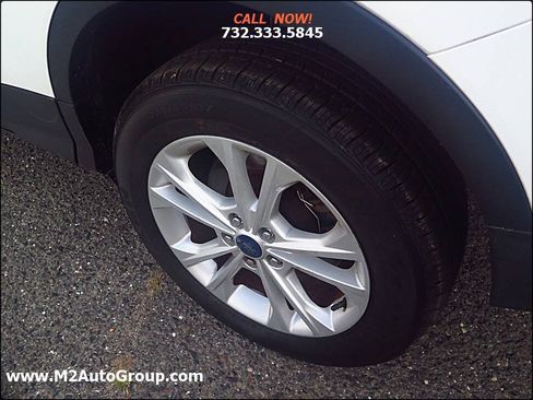 Used 2017 Ford Escape SE AWD/4WD image 36