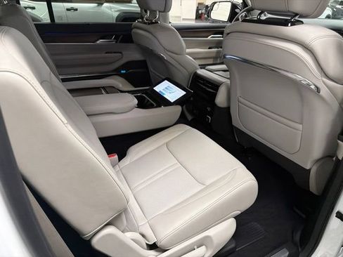 Used 2024 Jeep Grand Wagoneer Series I AWD/4WD image 12