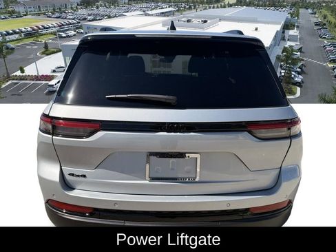 Certified 2023 Jeep Grand Cherokee Altitude AWD/4WD image 5