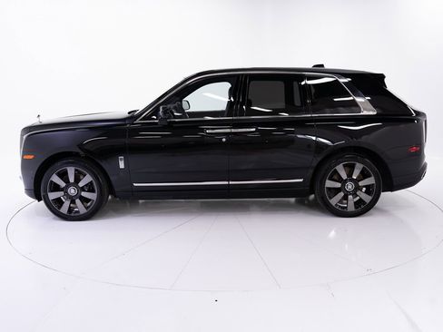 Certified 2024 Rolls-Royce Cullinan image 2