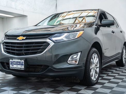 Used 2018 Chevrolet Equinox LT AWD/4WD image 3