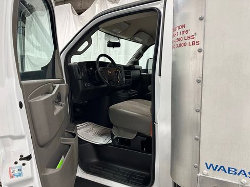 Used 2022 Chevrolet Express 3500 Work Van w/ Power Convenience Package image 10