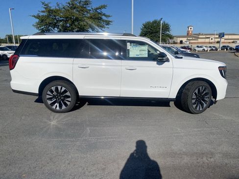 New 2025 Ford Expedition Max Platinum w/ Driver's Package image 8
