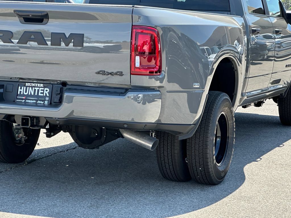 New 2026 RAM 3500 Big Horn AWD/4WD image 7