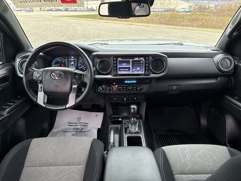 Used 2023 Toyota Tacoma TRD Off-Road image 29