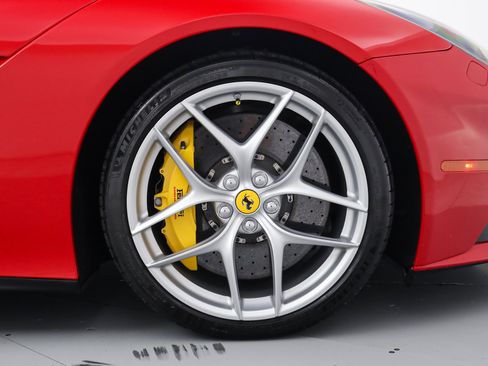 Used 2016 Ferrari F12 Berlinetta RWD image 17