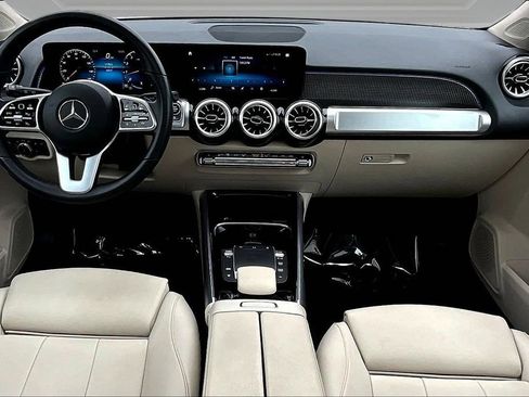 Used 2022 Mercedes-Benz GLB 250 4MATIC image 7