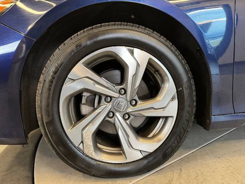 Used 2018 Honda Accord EX image 25