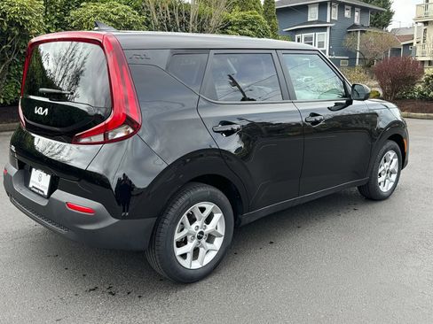Used 2022 Kia Soul LX w/ Technology Package image 8