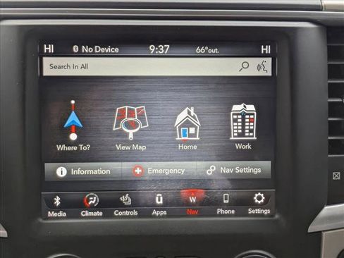 Used 2020 RAM 1500 Classic SLT w/ Luxury Group image 11