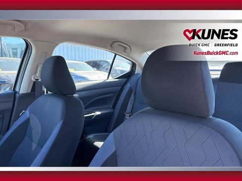 Used 2025 Nissan Versa SV FWD image 17