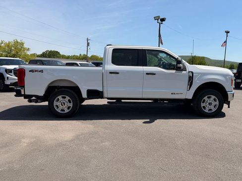 Used 2025 Ford F250 XLT AWD/4WD image 4