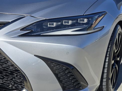Used 2024 Lexus ES 300h F Sport image 7
