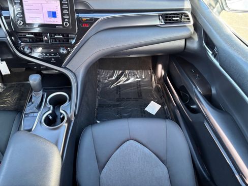 Certified 2022 Toyota Camry LE image 18
